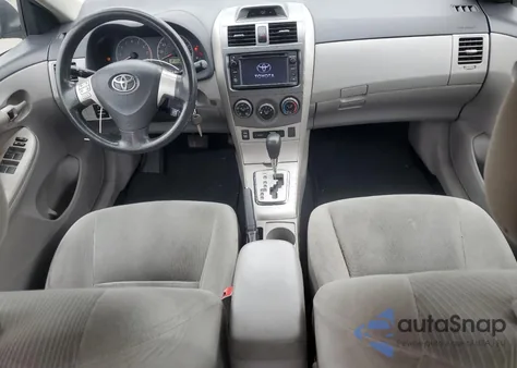 2012 Toyota Corolla Base z USA, uszkodzony, nr VIN 2T1BU4EE8DC110282